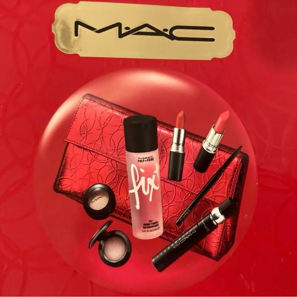MAC 7 pc Makeup Bundle + Cosmetic Bag $167 Value - Picture 7 of 13